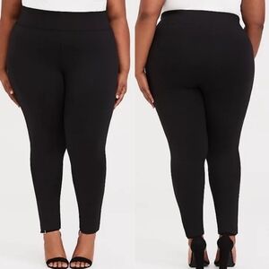 Torrid Studio Black Ponte Slim Fix Crop Pixie Pants Size 1X Short
